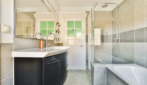 Shower and tub installation Gainesville FL